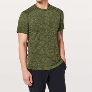 Lululemon Metal Vent Tech Short Sleeve
Green Twill / Dark Olive